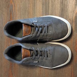 G.H. BASS & CO. Slip-On Laced Shoe Boy's Size 2.5 Kids Medium Width Grey NEW NIB